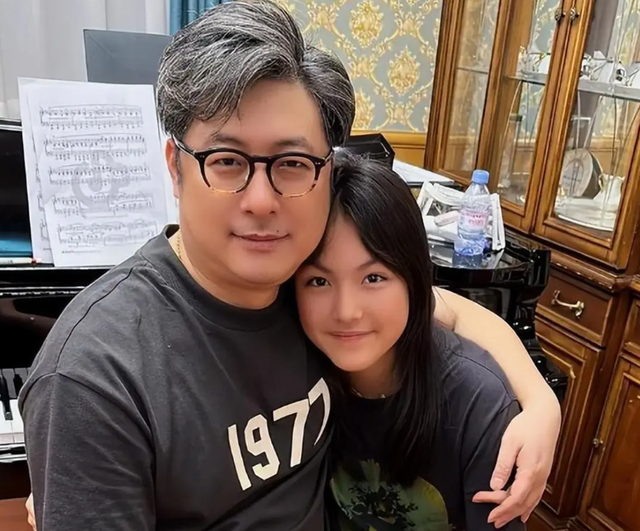 李湘也没想到，11年前让她怀二胎的人，如今竟成为她的“救赎”