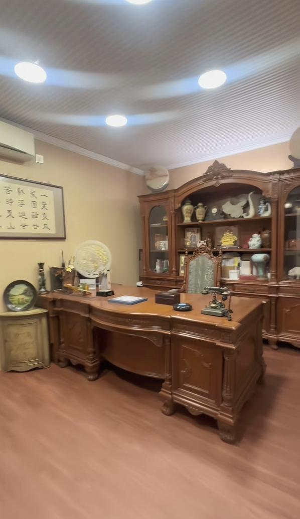 黎婉华澳门故居曝光，富丽堂皇随处可见生活照，人去楼空已成景点