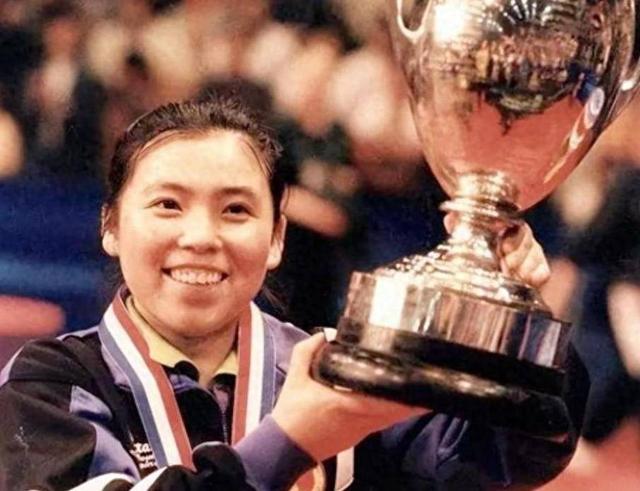 涉贪腐被带走	、败光20亿、移民改国籍	，邓亚萍身上的谣言太离谱