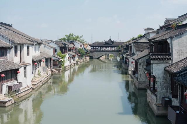 第一蟹乡竟然藏在这座百强县里，吃蟹，听曲，乐不思蜀