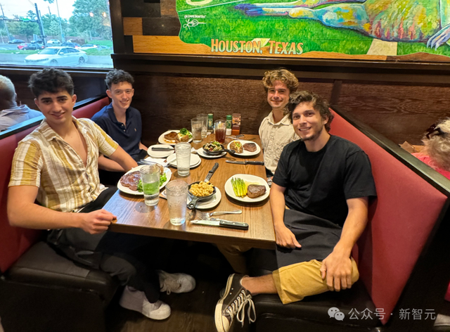 藤校拒了又怎样？18岁天才少年打造爆款AI年入2亿