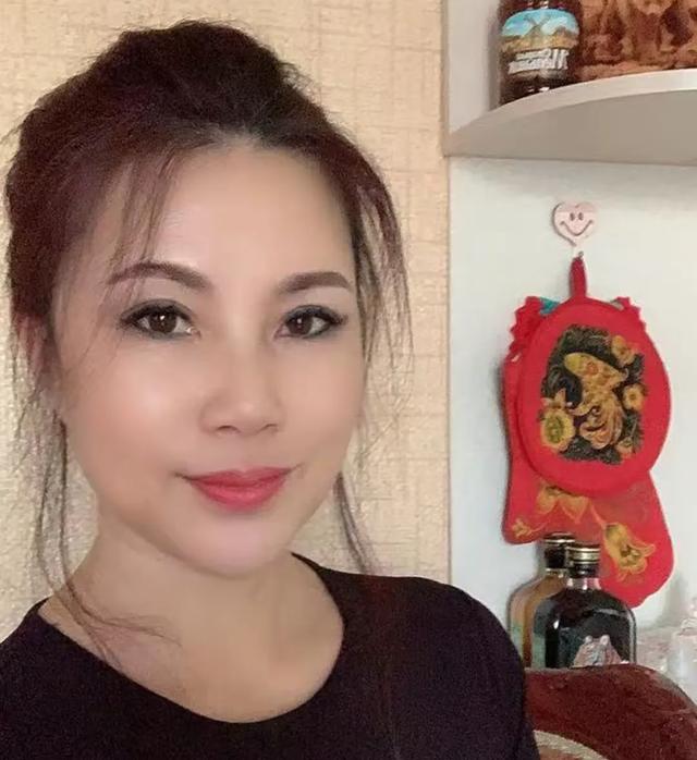 32岁东北富婆,嫁20岁俄罗斯小伙,生下女儿一个月后丈夫因病去世