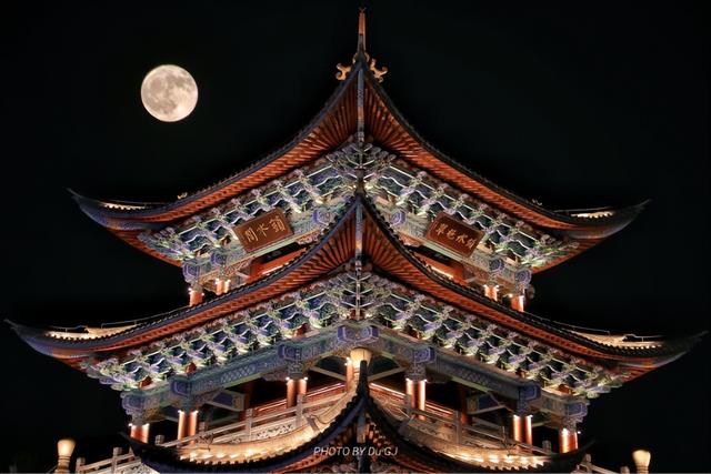 洱海生明月