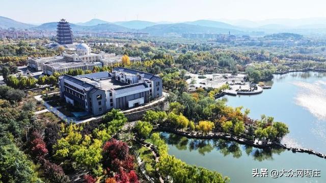 四季流转 多彩枣庄 | 枣庄：城市公园树木叠翠流丹