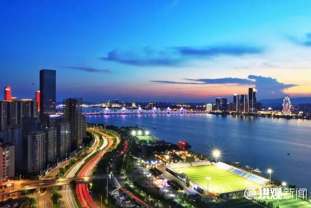 南昌夜韵：灯火中的经济与文化交响