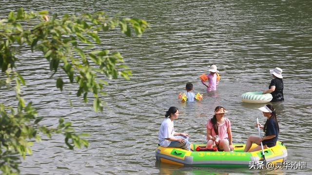 江口太平：“梵山净水·天然浴场”为游客带来清凉之旅