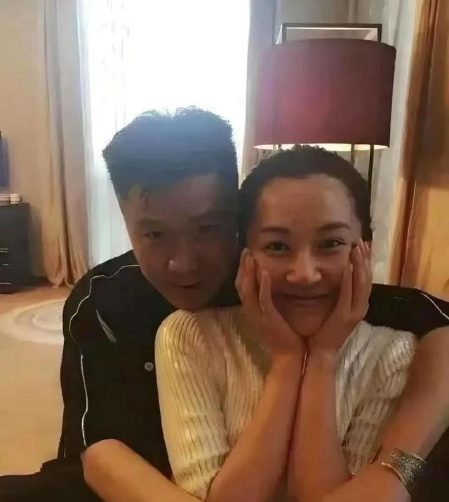 她一生 “风流成性、老少通吃”，撩汉无数，现如今56岁却依旧单身
