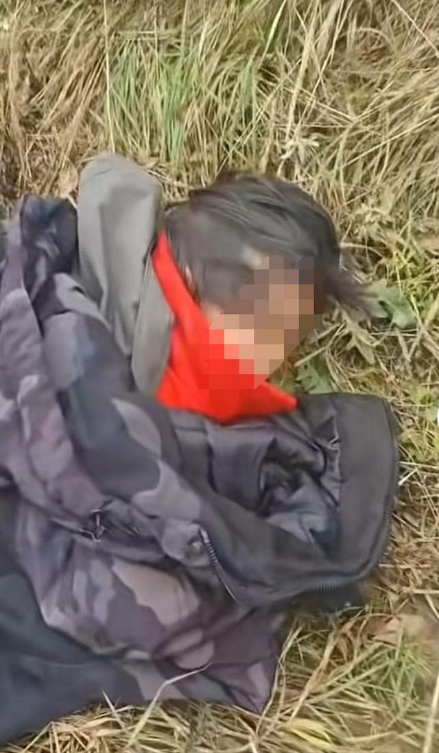 爷爷讲述“4岁女童失联44小时”始末：孙女爬出车窗找奶奶滚下10米深山沟，或因沟内背风在寒冷天气存活