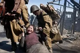 南京溃逃时的乱象：市民不容纳逃兵，士兵发牢骚没碰过女人！图片