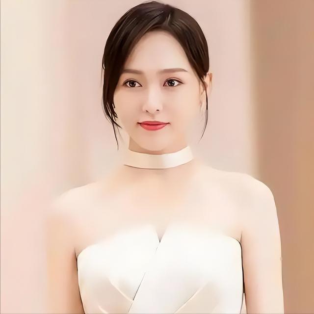 婚变传闻不到2月，42岁唐嫣高调官宣喜讯，罗晋的近况却让人唏嘘