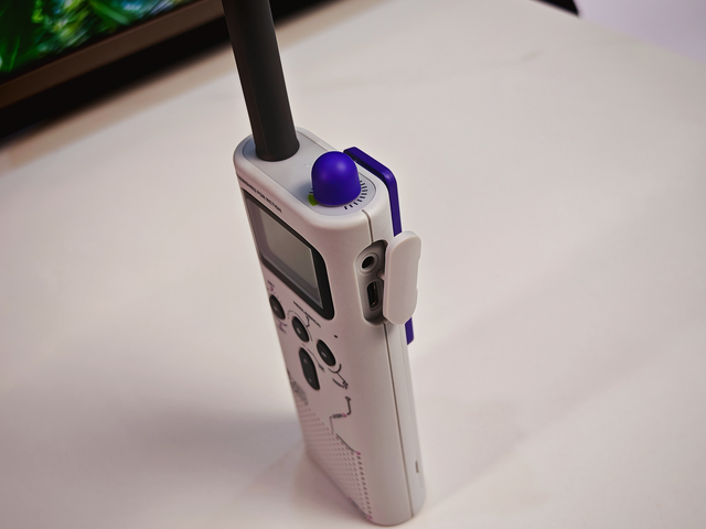 对讲机怎么选？用过极蜂对讲机3Pro，5公里无网对讲毫无压力