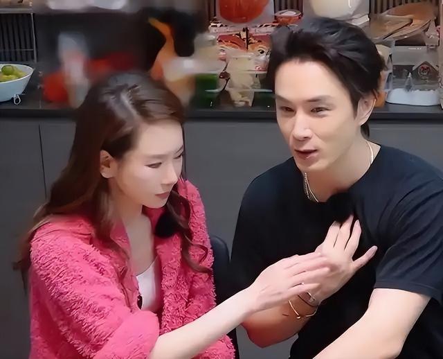 别丢人现眼了！明星夫妻圈钱上800个综艺，那点破事全国都看腻了