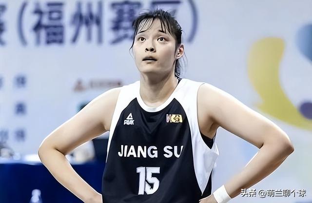 2米强人火力够猛，16投16中，两战砍35分，宫鲁鸣该给她一个机会