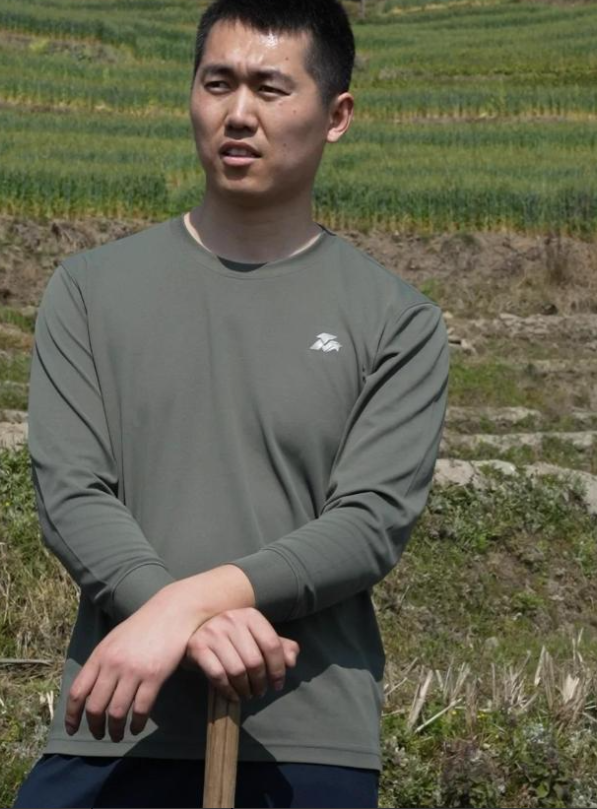 九三阅兵刚结束，最帅升旗手张自轩被骂惨了！如今他后悔了吗？