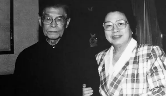 女叛徒随蒋叛逃台湾，1981年高调回国，老同学一句话令她无地自容