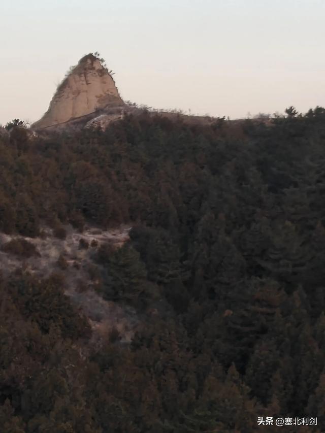 张家口市郊区还有如此丹霞地貌!