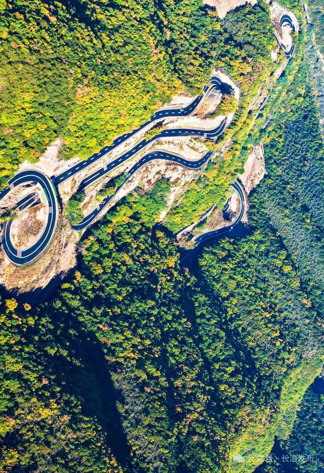 寻色三晋·山河入画｜太行一号旅游公路：在红叶云海间，驶入秋日的山水长卷