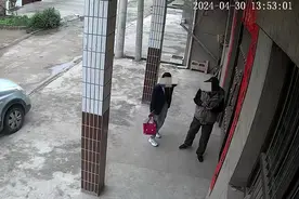 男子称7旬父老家务农遭遇“送手机套路”，投诉后无奈手机不慎丢失，欲取消话费套餐被要求退手机钱图片