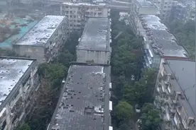 下了一整晚！成都的雪越来越大！多地已积雪，还有人连夜出动…最新提醒图片