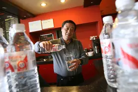 事涉绿卡与中美双重国籍 宗庆后家族的身份争议图片