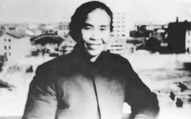 1979年贺子珍当选全国政协委员，向中央提出三个要求，中央：同意
