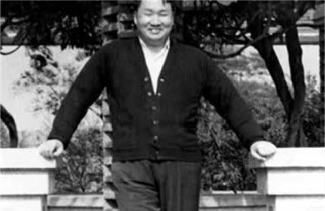 毛岸青晚年常常独自流泪，邵华问及原因，他总是回答：我想妈妈了