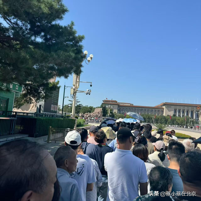 2025年9月26日，北京毛主席纪念堂前发生的真人真事，大家看看吧
