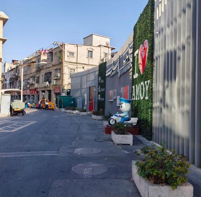 开元路是厦门市最早的马路，始建于1920年，承载着城市的时代记忆