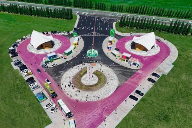 中国草原最大公路石碑亮相西乌珠穆沁草原