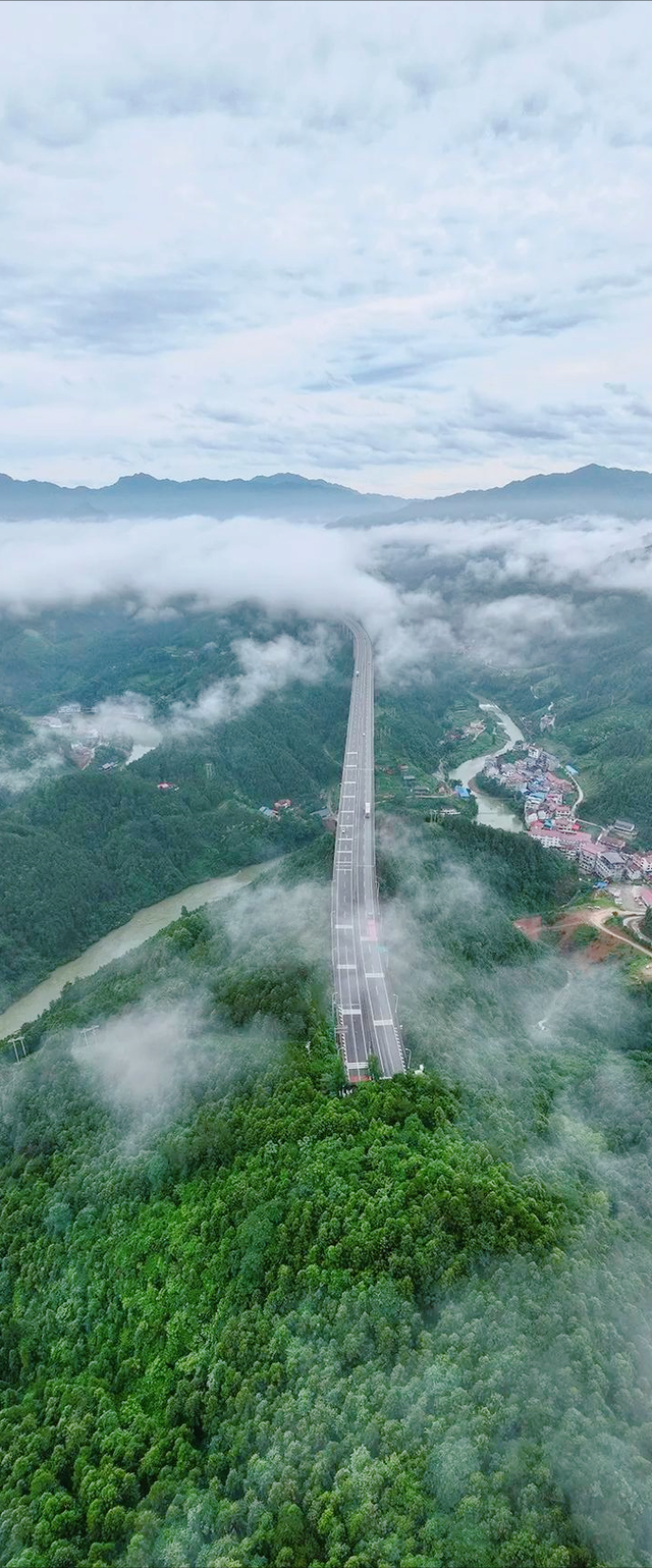 退休旅居三年，这 5 个冷门小城藏着治愈焦虑的密码！去过都不想走