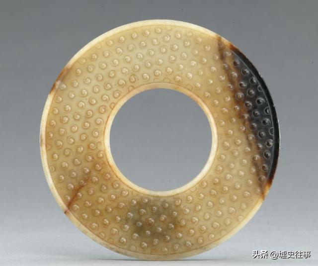 沉睡两千二百年后，扎陵湖石刻重见天日，成唯一原址秦刻石