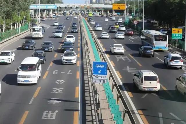 2025国庆“堵城”榜出炉:这座三线小城竟碾压成都,摘得“堵王”