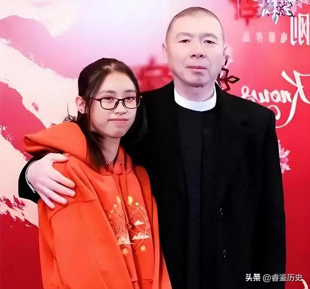 徐帆回应离婚5个月，冯小刚近况曝光，他的“小心思”再藏不住了