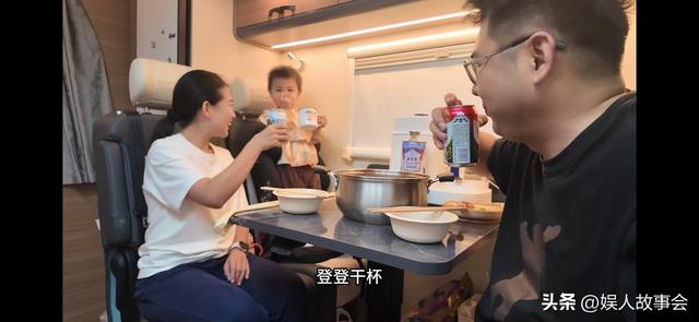 最美博主蓉妹妹：与老公小剑哥房车出游内蒙古，拍出精美大片