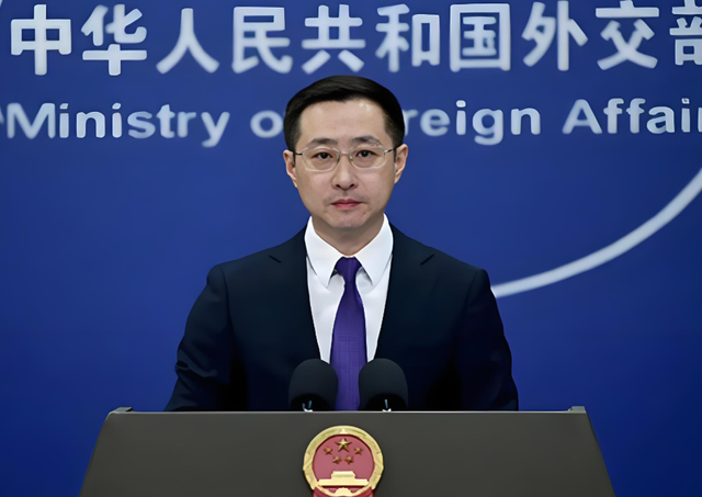 特朗普突然翻脸了！绝没想到中国这么“狠”，稀土掐住美国的脖子