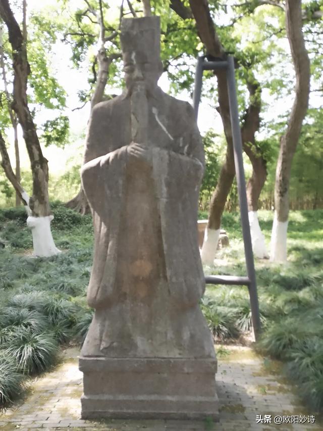 我和老公去上海“方塔公园”玩,没想到路上又捡了“醉白池公园”
