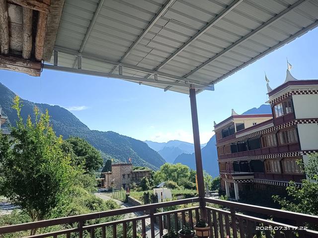 游四姑娘山，再到中路藏族