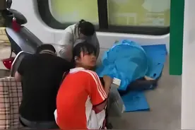 大反转！62岁老人死在银行门口后续，农行公布时间线，真相大白了图片