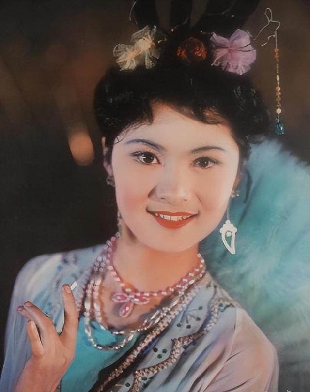 80年代家喻户晓的女演员，嫁给军委副主席儿子，离婚后混得如何？