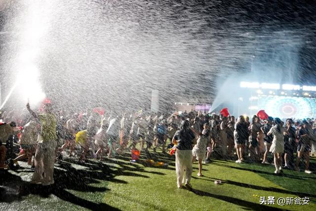 社区飙艺、泼水蹦迪！瓮安这场夏夜盛宴太燃啦