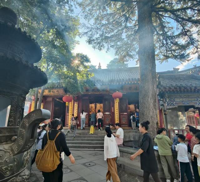 登五台山黛螺顶