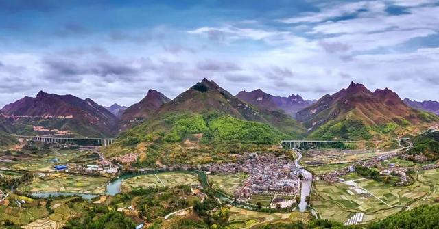 乘坐高铁至兴义南站的旅客，可享受这项旅游优惠→