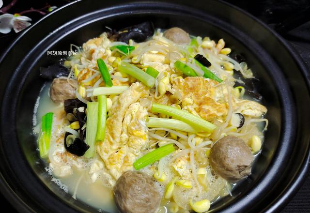 烧一烧，这菜好做好吃！三四种食材搭配，满口鲜香、舒适爽口开胃