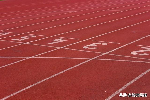 90% 跑者不知道，长期绕圈跑会让腿 “一长一短”，关节还会报废？