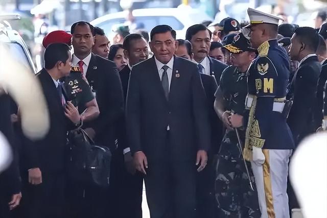 印尼歼 - 10 采购突生变数：防长改口 “仍在观望”，是想压价？