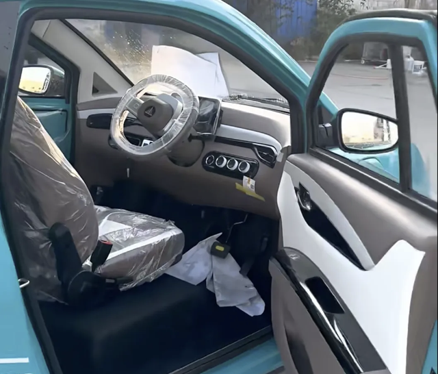 山东量产倒三轮代步车 造型吸睛还合规 价格比五菱宏光MINIEV更