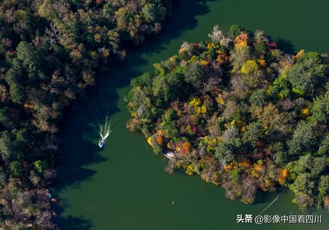 四川九寨沟：甲勿池金秋好风光
