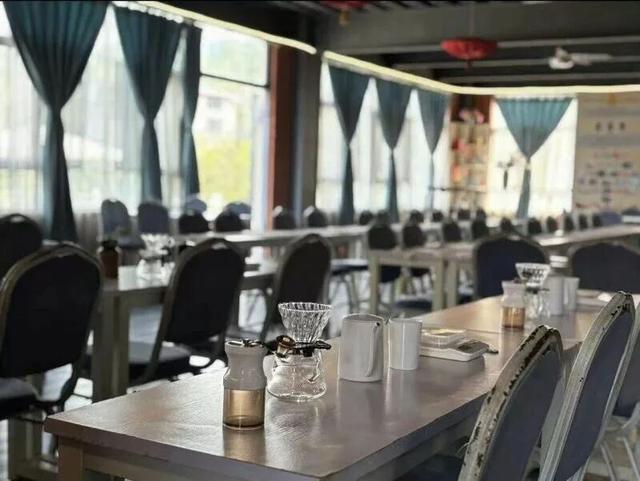 来普洱看“滇超联赛”，住哪更有性价比？丨看滇超 品普洱