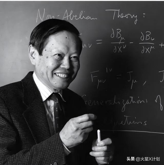 王宫保透露：杨振宁告别式时间确定，地点在八宝山，和邓稼先一样
