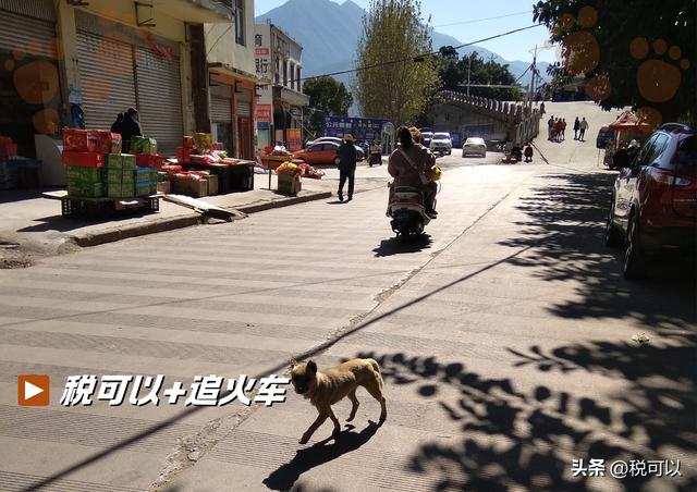 德昌火车站：只剩一趟绿皮慢车了， 还记得在这里赶火车吗？